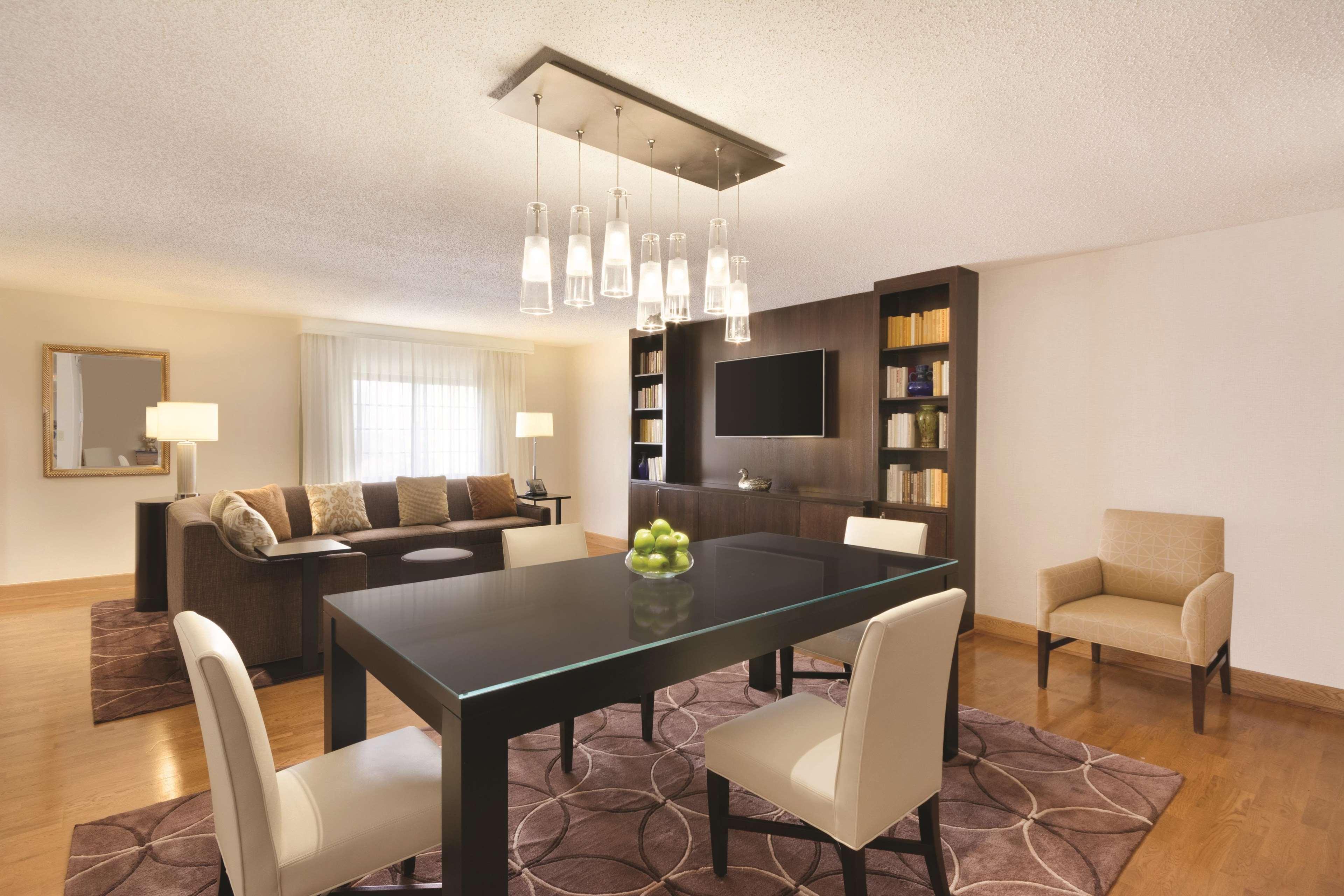 Embassy Suites Greenville Golf Resort & Conference Center Екстер'єр фото