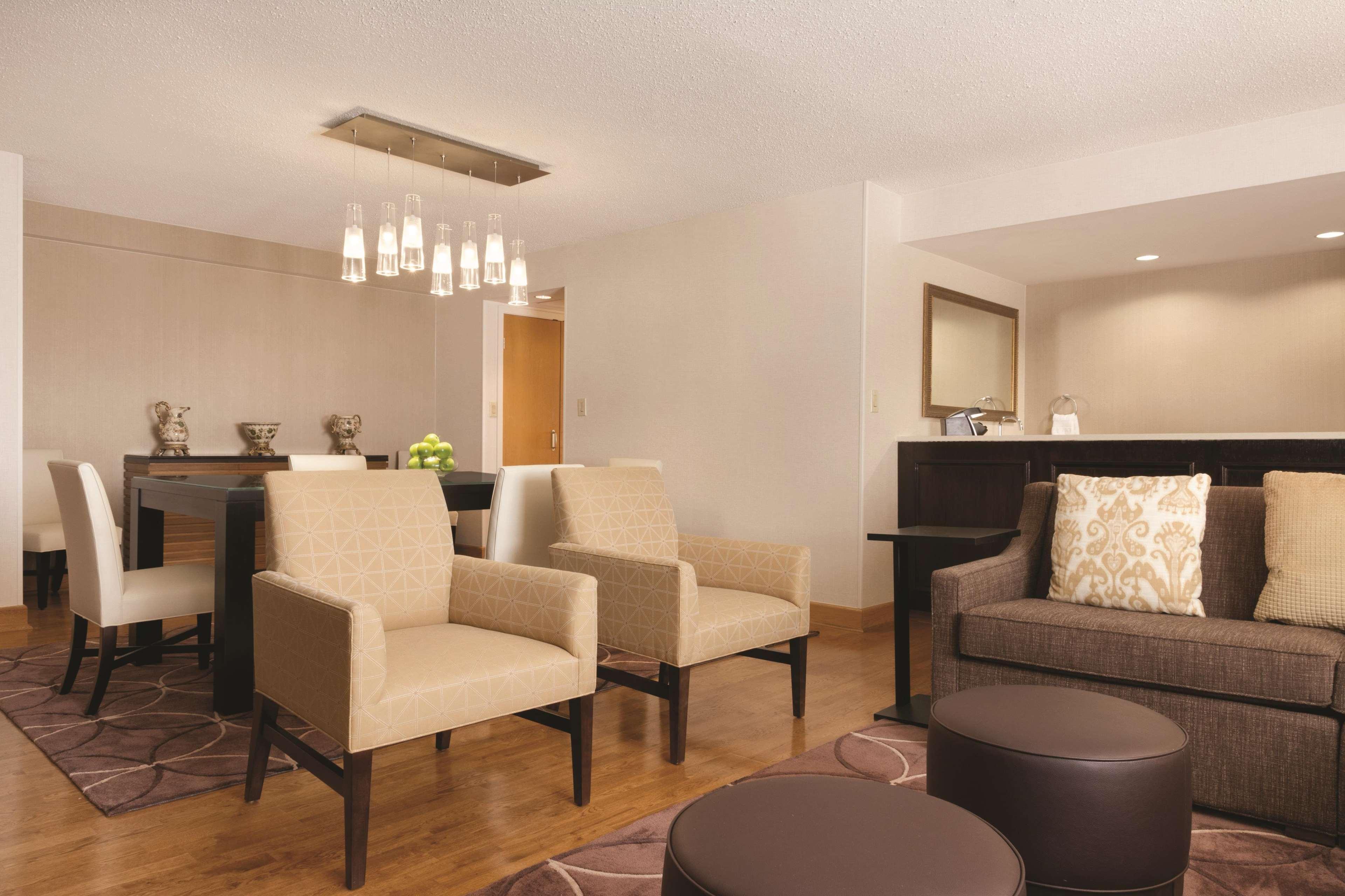 Embassy Suites Greenville Golf Resort & Conference Center Екстер'єр фото