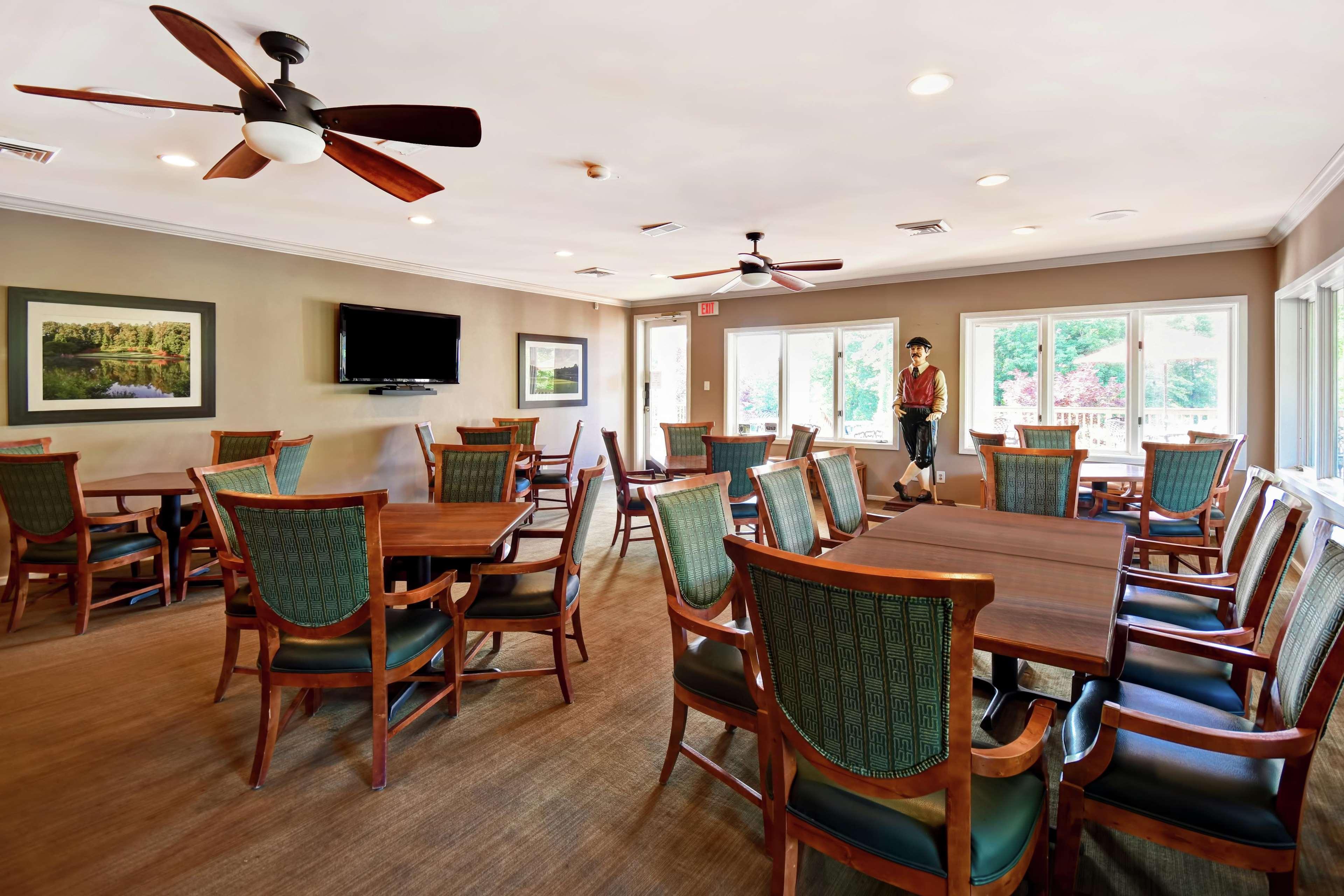 Embassy Suites Greenville Golf Resort & Conference Center Екстер'єр фото