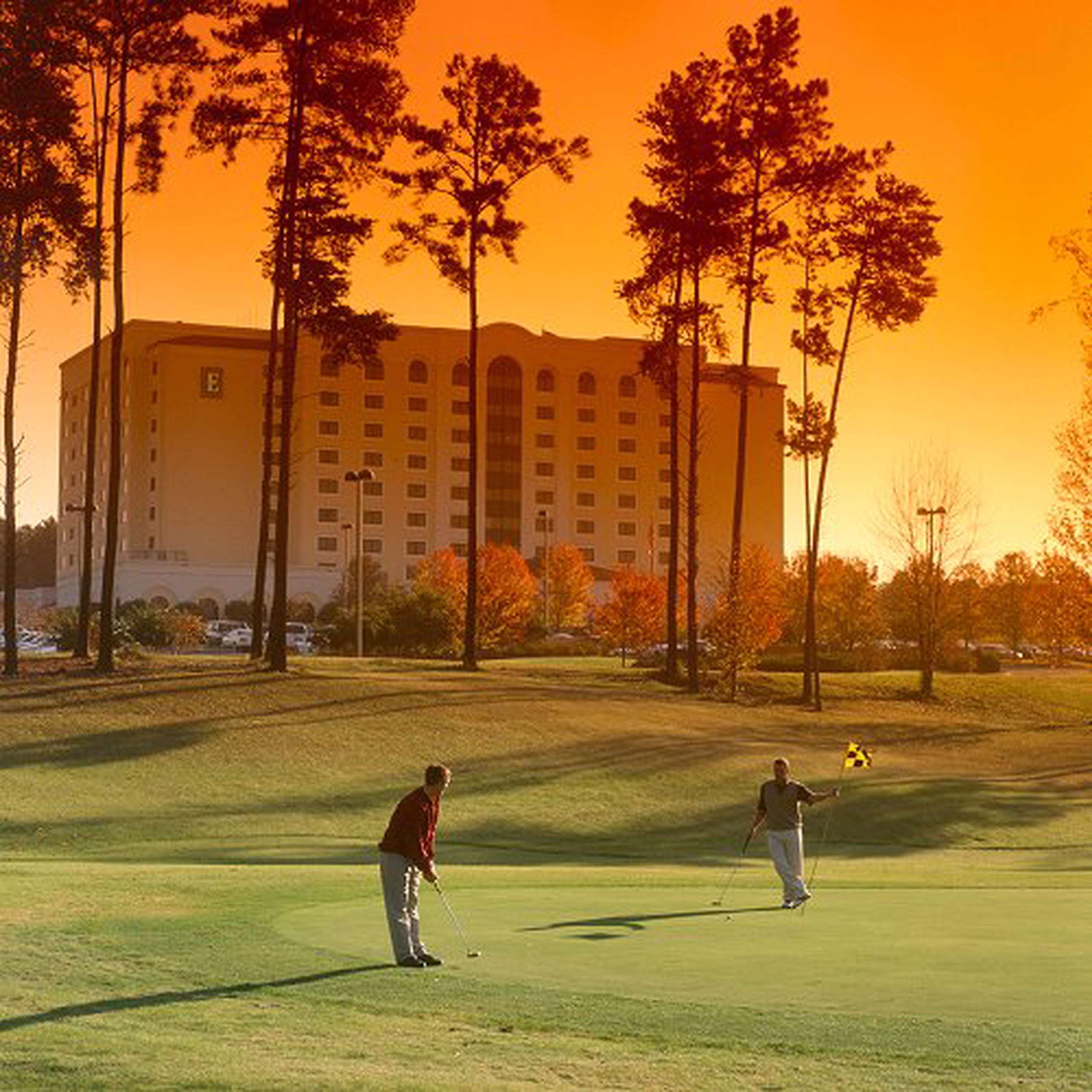 Embassy Suites Greenville Golf Resort & Conference Center Екстер'єр фото
