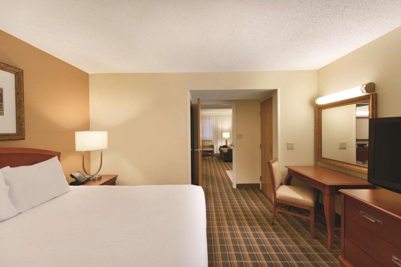 Embassy Suites Greenville Golf Resort & Conference Center Екстер'єр фото