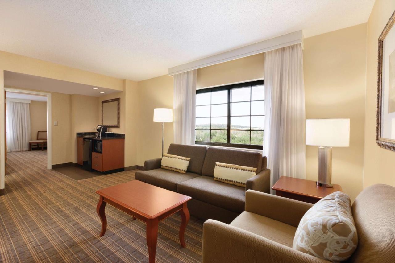 Embassy Suites Greenville Golf Resort & Conference Center Екстер'єр фото