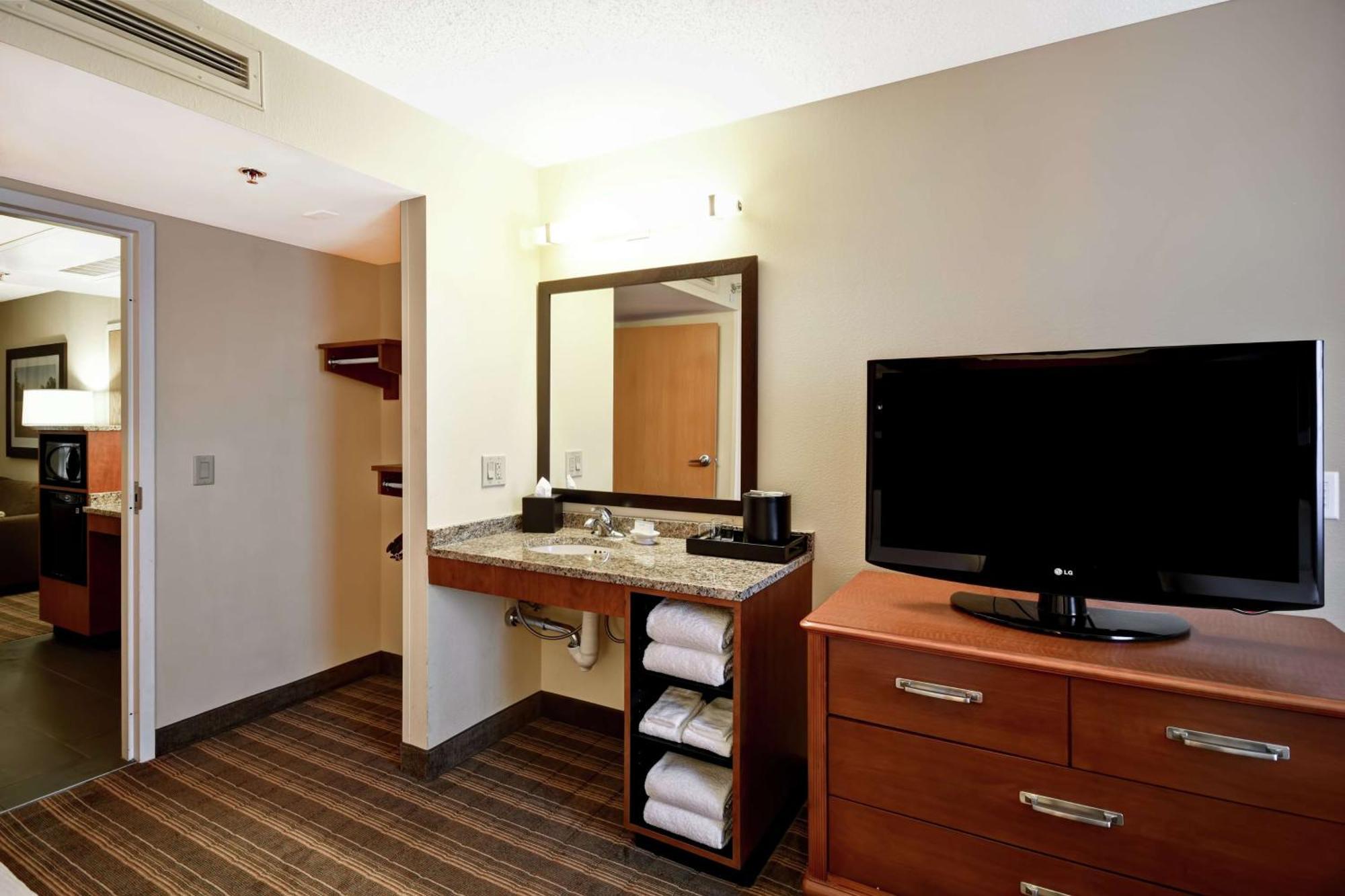 Embassy Suites Greenville Golf Resort & Conference Center Екстер'єр фото