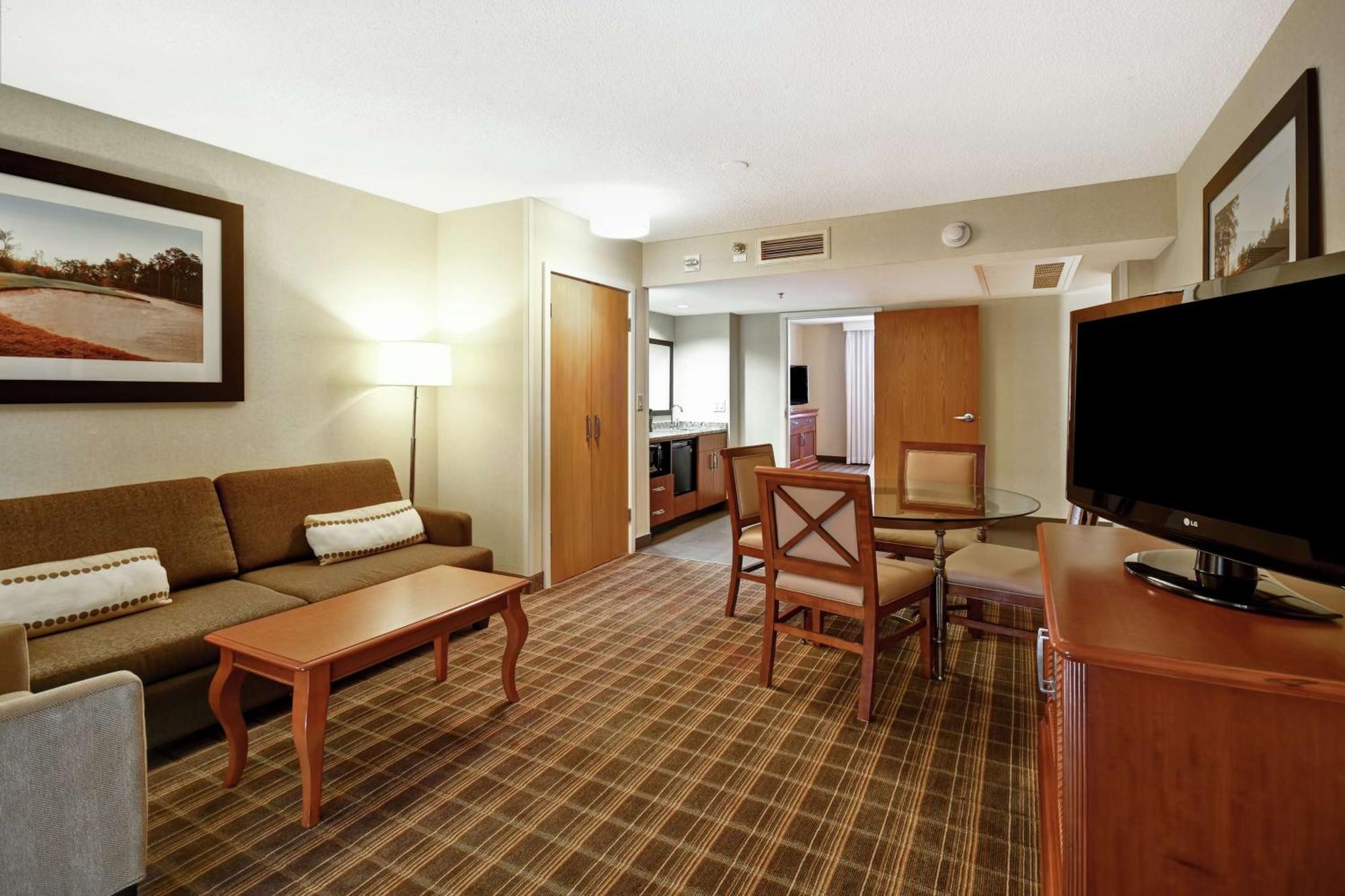 Embassy Suites Greenville Golf Resort & Conference Center Екстер'єр фото