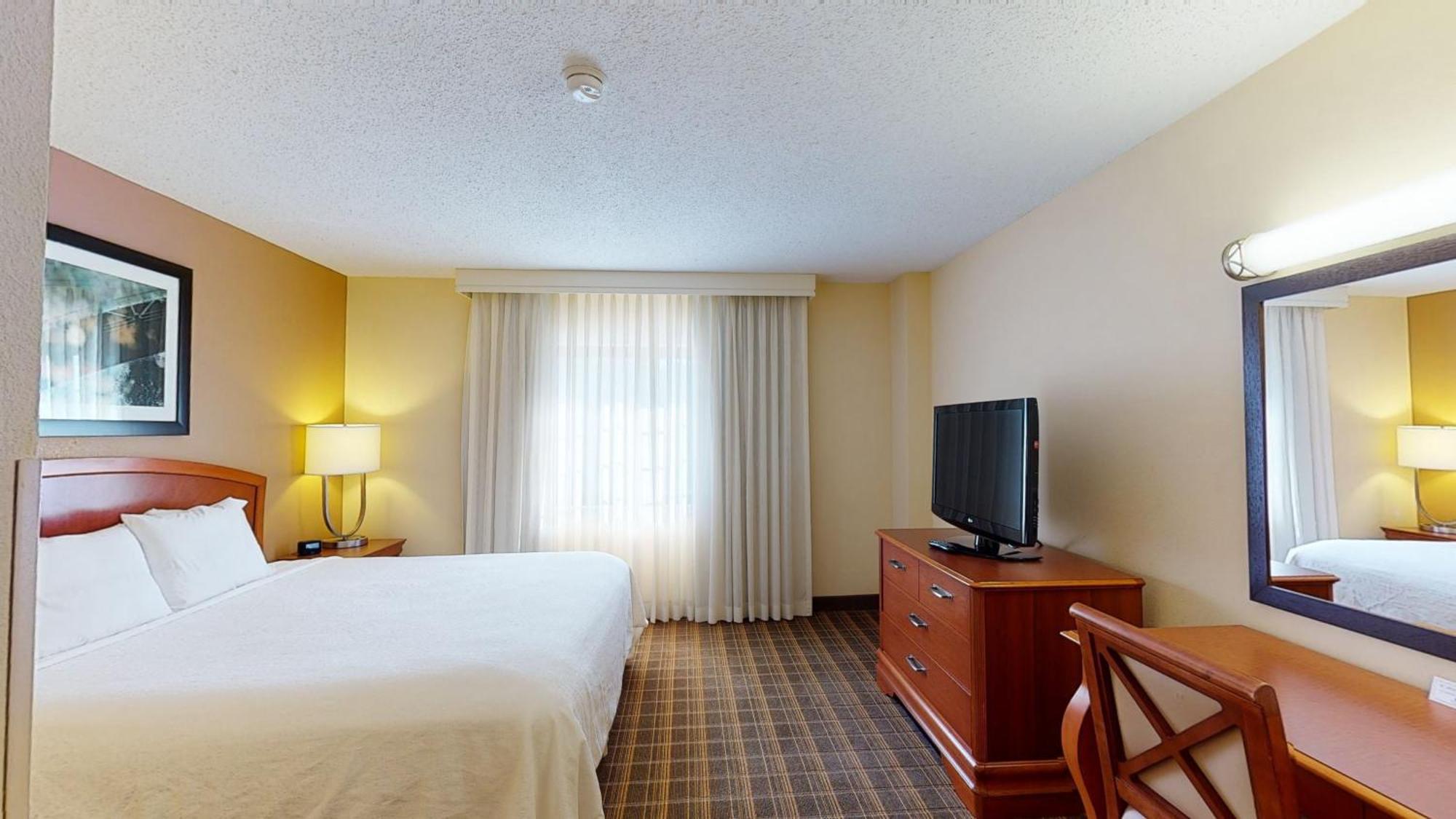 Embassy Suites Greenville Golf Resort & Conference Center Екстер'єр фото