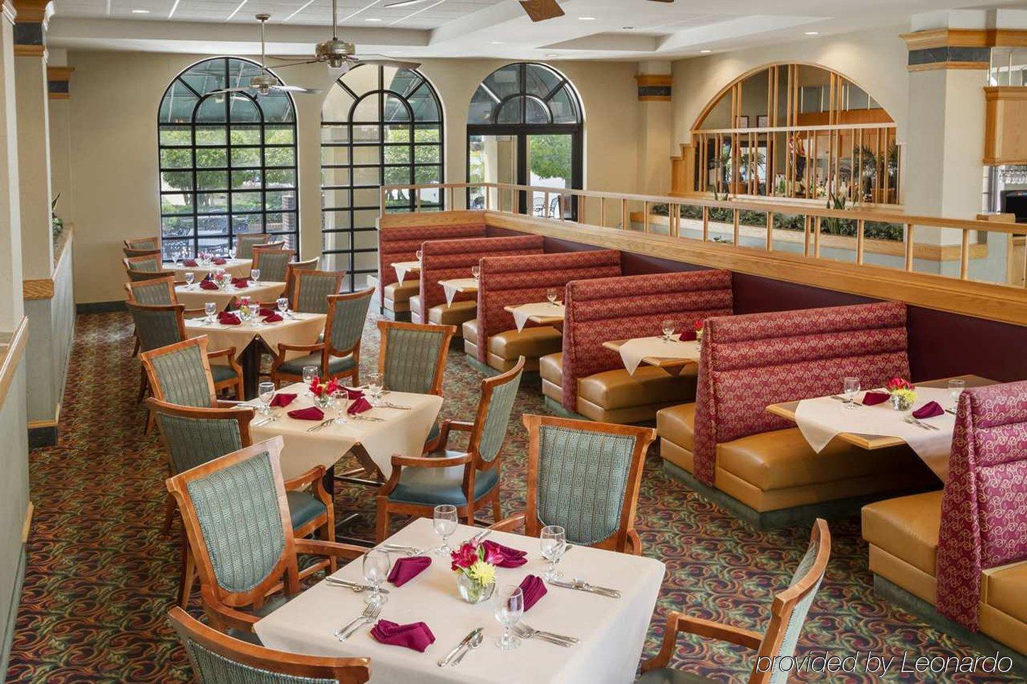 Embassy Suites Greenville Golf Resort & Conference Center Ресторан фото