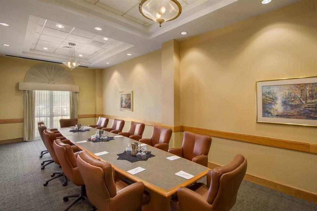 Embassy Suites Greenville Golf Resort & Conference Center Зручності фото