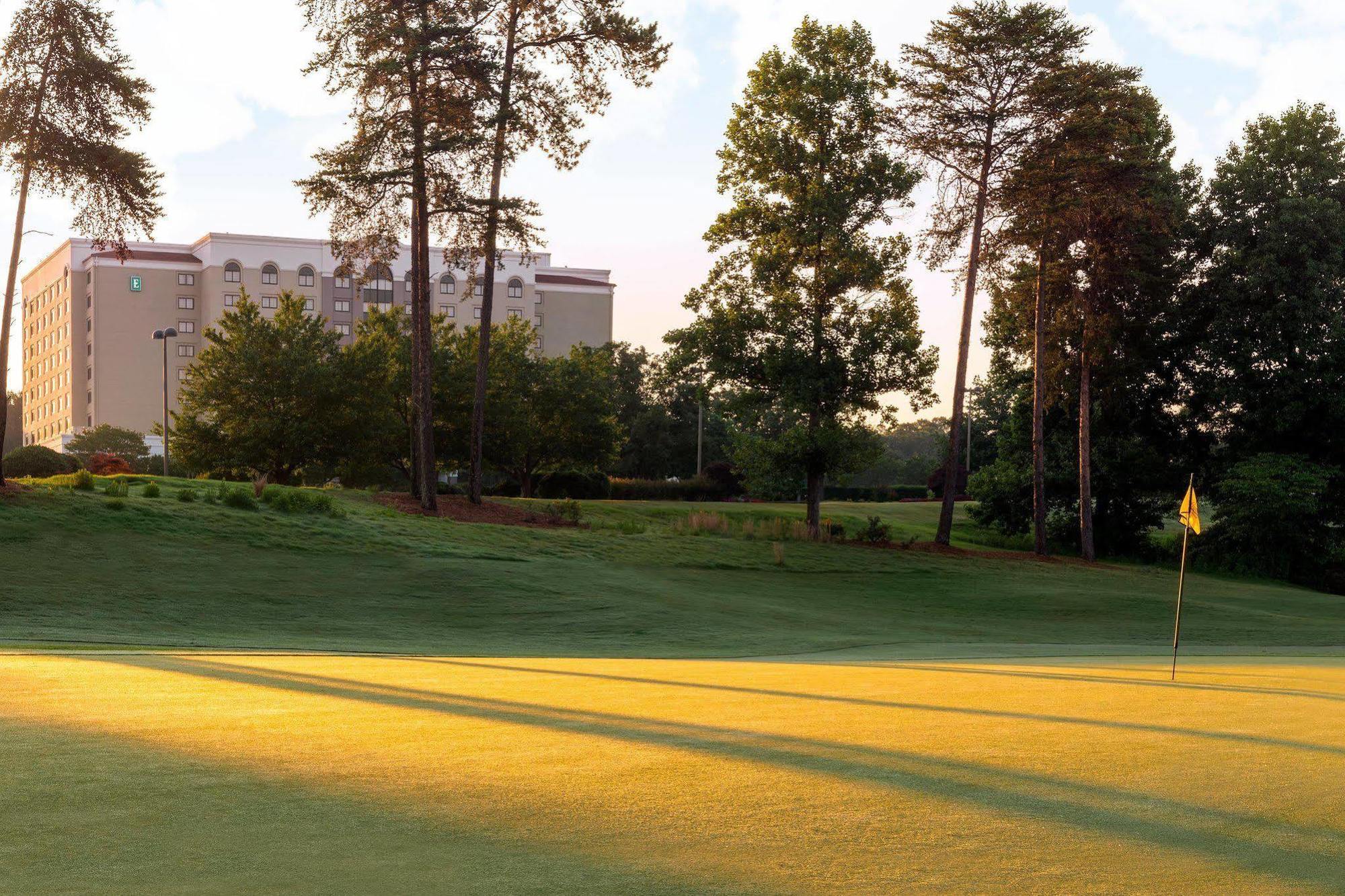 Embassy Suites Greenville Golf Resort & Conference Center Екстер'єр фото