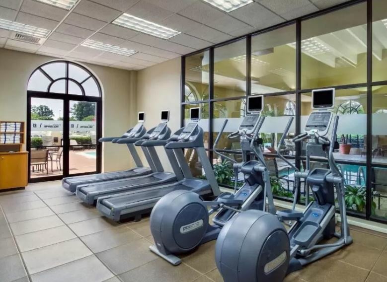 Embassy Suites Greenville Golf Resort & Conference Center Екстер'єр фото
