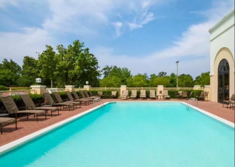 Embassy Suites Greenville Golf Resort & Conference Center Екстер'єр фото